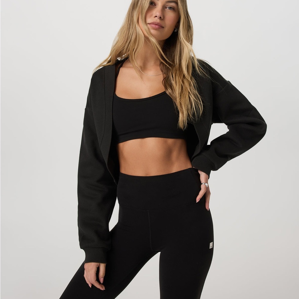 Vuori Restore Shrug NWT Black